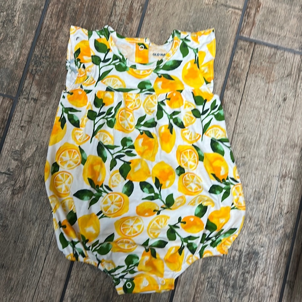 🍋 NWOT Old Navy Romper 🍋
